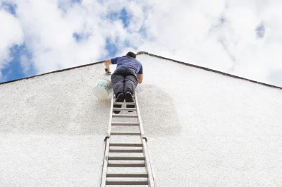 Peinture extérieure à Island — façades et ravalement